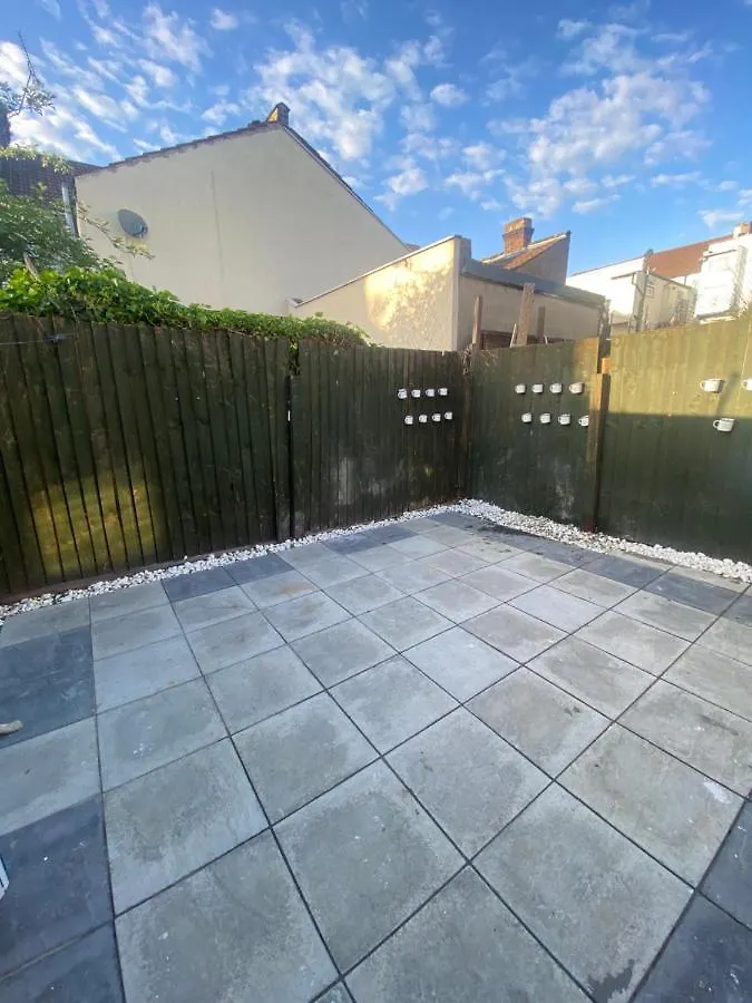 Cosy House In Newham Daire Londra