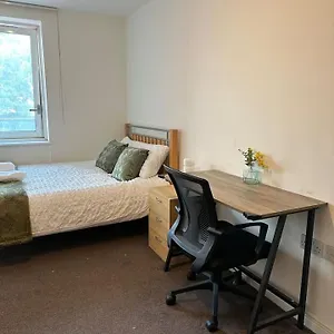 New Build 2 Bedroom With 2 Bath In London