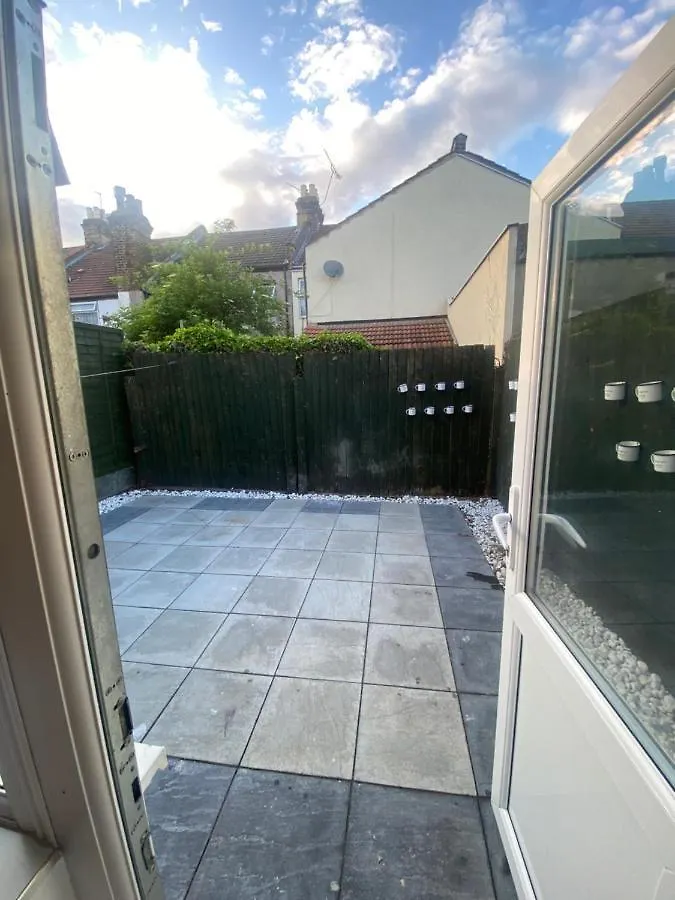 Cosy House In Newham Apartment London 0*,  United Kingdom