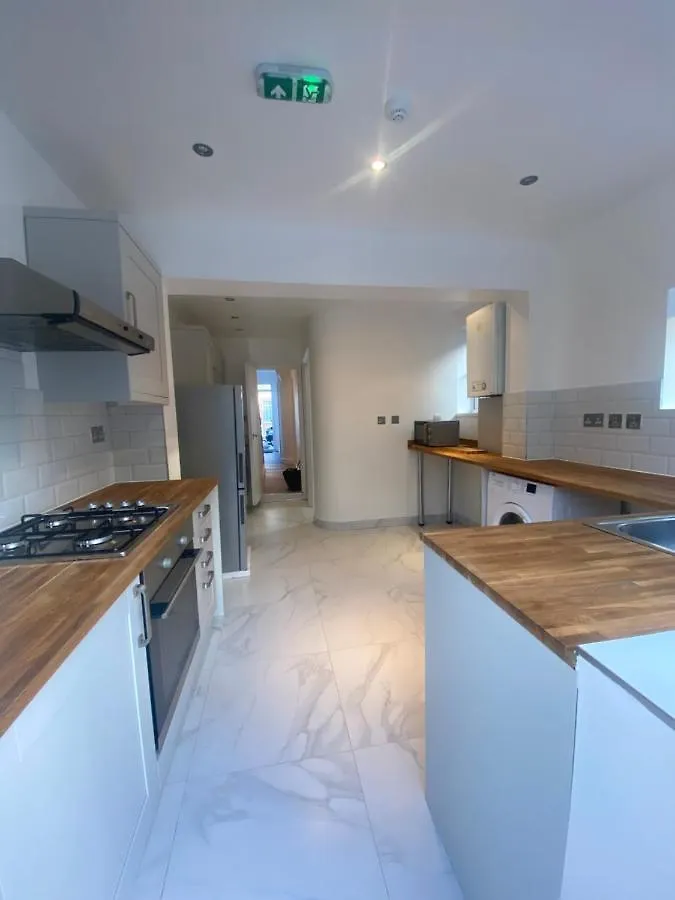Cosy House In Newham Apartment London 0*,